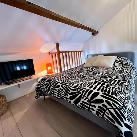 Elegante Maison Avec Piscine Hotel 4*